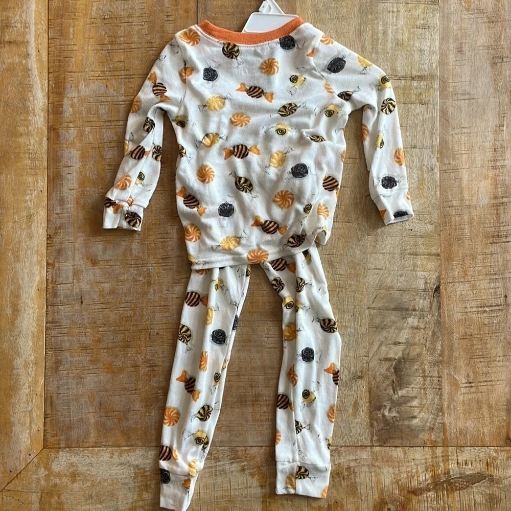 NWOT Rae Dunn Halloween pajamas size 5